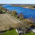 Hébergement de vacances Weichenhaus Direkt Am Nord-ostsee-kanal *