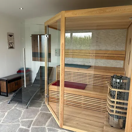 Weichenhaus Direkt Am Nord-ostsee-kanal