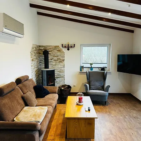 Weichenhaus Direkt Am Nord-ostsee-kanal * Breiholz